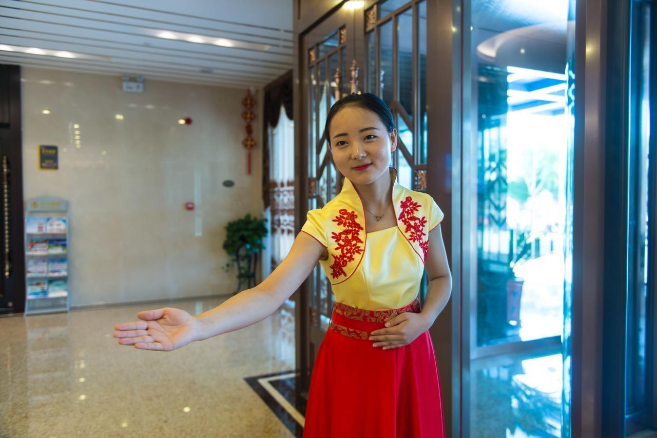 Dunhuang Isiting Hotel Exterior photo