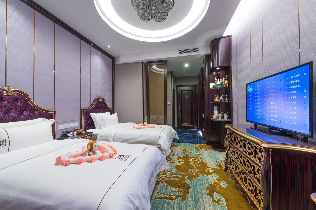 Dunhuang Isiting Hotel Exterior photo